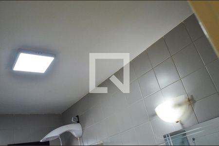 Apartamento para alugar com 76m², 2 quartos e 1 vaga Apartamento para alugar com 76m², 2 quartos e 1 vagaDetalhe do Banheiro