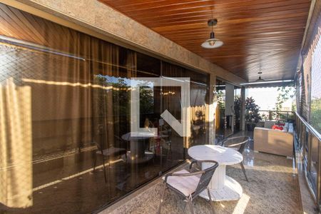 Apartamento à venda com 280m², 3 quartos e 3 vagasVaranda