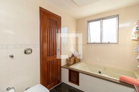 Apartamento à venda com 280m², 3 quartos e 3 vagasBanheiro da Suíte 1