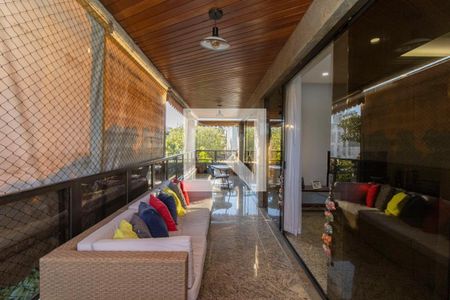 Apartamento à venda com 280m², 3 quartos e 3 vagasVaranda