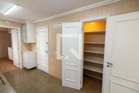 Apartamento à venda com 173m², 5 quartos e 3 vagasCozinha