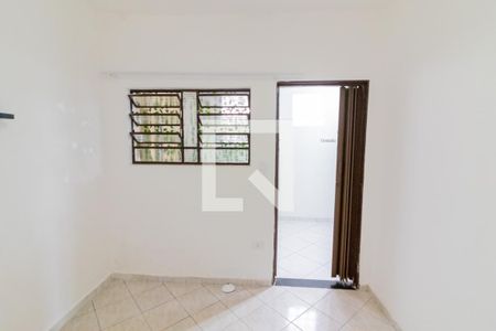 Quarto 1 de casa para alugar com 2 quartos, 50m² em Ferreira, São Paulo