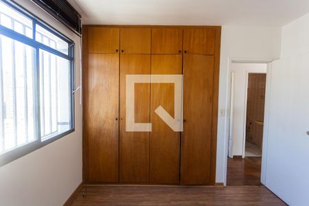 Apartamento para alugar com 60m², 2 quartos e 1 vagaArmário do Quarto 2