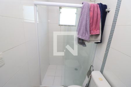 Casa de condomínio à venda com 75m², 2 quartos e 3 vagasBanheiro da Suíte 1