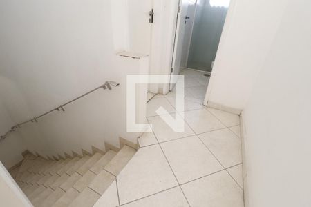 Casa para alugar com 109m², 2 quartos e 1 vagaEscada