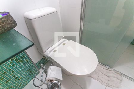 Apartamento à venda com 60m², 3 quartos e 2 vagas Apartamento à venda com 60m², 3 quartos e 2 vagasBanheiro social