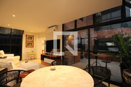 Varanda de apartamento para alugar com 4 quartos, 279m² em Paraíso do Morumbi, São Paulo