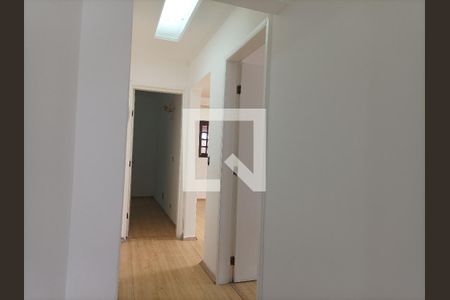 Casa para alugar com 300m², 6 quartos e 3 vagas Casa para alugar com 300m², 6 quartos e 3 vagasCorredor