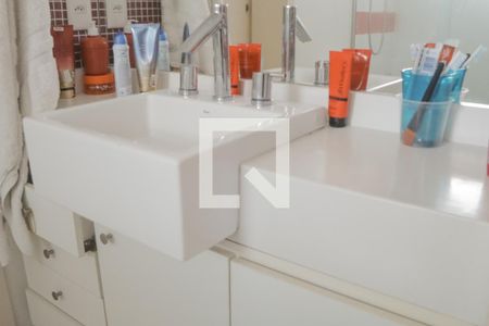 Casa de condomínio para alugar com 300m², 2 quartos e 3 vagasBanheiro do Quarto 1