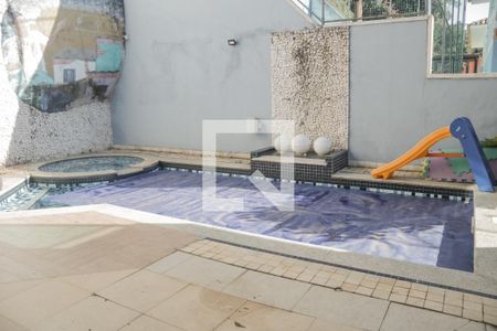 Casa de condomínio para alugar com 300m², 2 quartos e 3 vagasPiscina