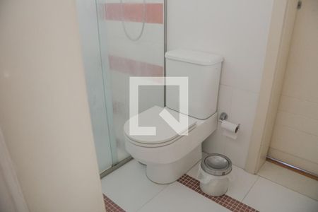 Casa de condomínio para alugar com 300m², 2 quartos e 3 vagasBanheiro do Quarto 1