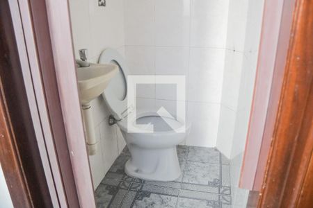 Casa de condomínio à venda com 100m², 3 quartos e 2 vagasBanheiro de serviço