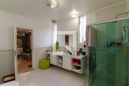 Casa à venda com 1300m², 6 quartos e 8 vagas Casa à venda com 1300m², 6 quartos e 8 vagasBanheiro da Suíte 5