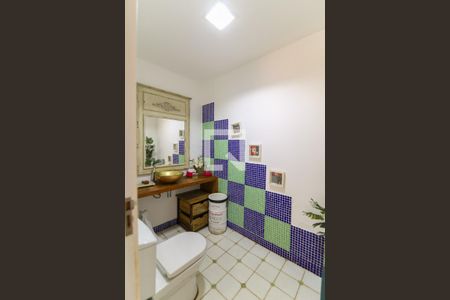 Casa à venda com 1300m², 6 quartos e 8 vagas Casa à venda com 1300m², 6 quartos e 8 vagasLavabo 4