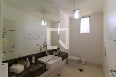 Casa à venda com 1300m², 6 quartos e 8 vagas Casa à venda com 1300m², 6 quartos e 8 vagasLavabo 2