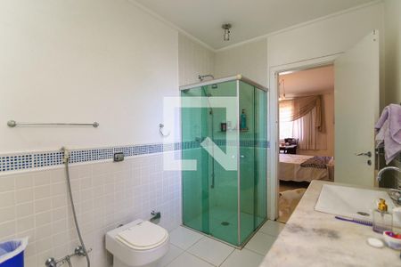 Casa à venda com 1300m², 6 quartos e 8 vagas Casa à venda com 1300m², 6 quartos e 8 vagasBanheiro da Suíte 4