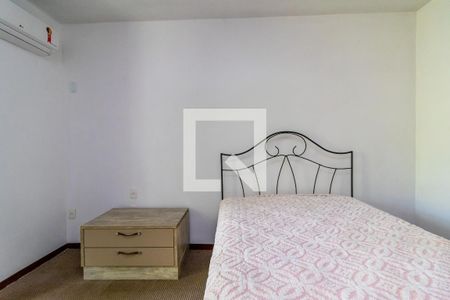 Casa de condomínio à venda com 450m², 5 quartos e 2 vagasSuíte