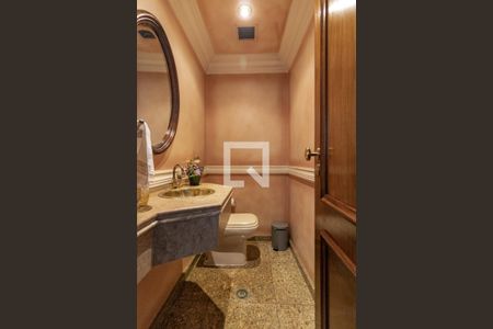 Apartamento à venda com 250m², 4 quartos e 4 vagas Apartamento à venda com 250m², 4 quartos e 4 vagasLavabo