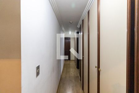 Apartamento à venda com 250m², 4 quartos e 4 vagas Apartamento à venda com 250m², 4 quartos e 4 vagasCorredor dos quartos