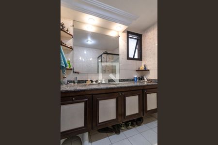 Apartamento à venda com 250m², 4 quartos e 4 vagas Apartamento à venda com 250m², 4 quartos e 4 vagasSuíte 1