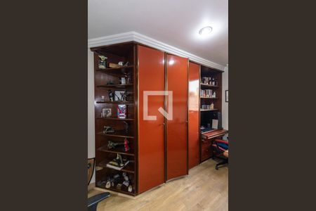 Apartamento à venda com 250m², 4 quartos e 4 vagas Apartamento à venda com 250m², 4 quartos e 4 vagasSuíte 2