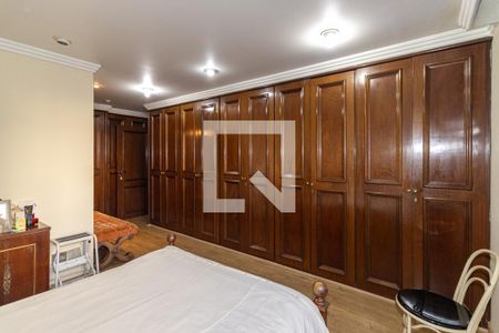 Apartamento à venda com 250m², 4 quartos e 4 vagas Apartamento à venda com 250m², 4 quartos e 4 vagasSuíte 4