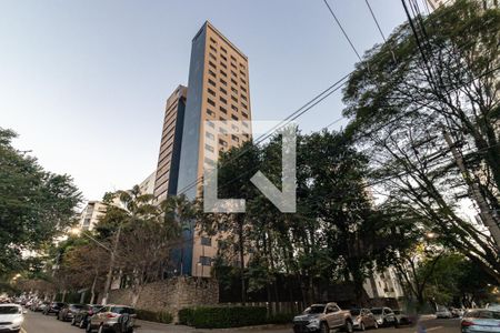 Apartamento à venda com 250m², 4 quartos e 4 vagas Apartamento à venda com 250m², 4 quartos e 4 vagasFachada