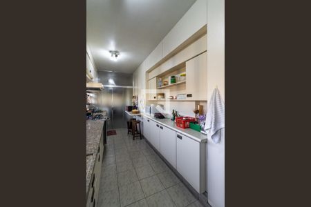 Apartamento à venda com 250m², 4 quartos e 4 vagas Apartamento à venda com 250m², 4 quartos e 4 vagasCozinha