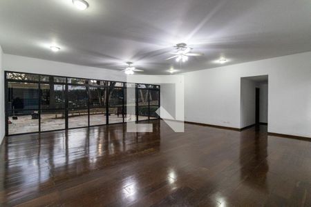 Apartamento à venda com 250m², 4 quartos e 4 vagas Apartamento à venda com 250m², 4 quartos e 4 vagasÁrea comum do prédio