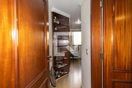 Apartamento à venda com 250m², 4 quartos e 4 vagas Apartamento à venda com 250m², 4 quartos e 4 vagasSuíte 2