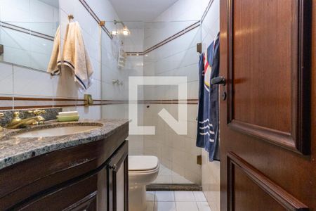 Apartamento à venda com 250m², 4 quartos e 4 vagas Apartamento à venda com 250m², 4 quartos e 4 vagasSuíte 3