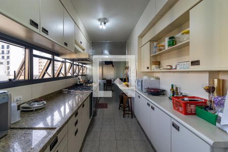 Apartamento à venda com 250m², 4 quartos e 4 vagas Apartamento à venda com 250m², 4 quartos e 4 vagasCozinha