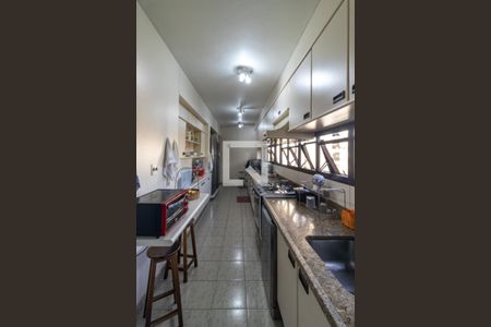 Apartamento à venda com 250m², 4 quartos e 4 vagas Apartamento à venda com 250m², 4 quartos e 4 vagasCozinha