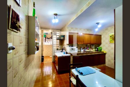 Apartamento à venda com 135m², 3 quartos e 2 vagasCopa / Cozinha 