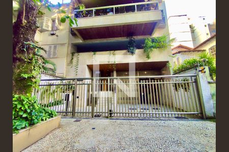 Apartamento à venda com 135m², 3 quartos e 2 vagasFachada 