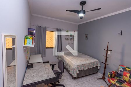 Casa à venda com 220m², 4 quartos e 3 vagasQuarto 2