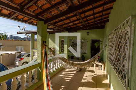 Casa à venda com 220m², 4 quartos e 3 vagasVaranda 