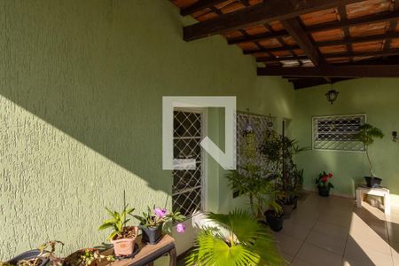 Casa à venda com 220m², 4 quartos e 3 vagasVaranda 