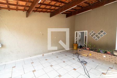 Casa à venda com 350m², 3 quartos e 2 vagas Casa à venda com 350m², 3 quartos e 2 vagasGaragem