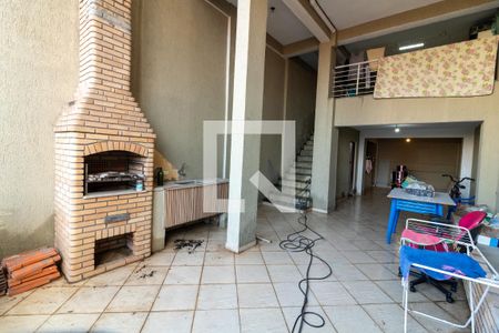 Casa à venda com 350m², 3 quartos e 2 vagas Casa à venda com 350m², 3 quartos e 2 vagasQuintal