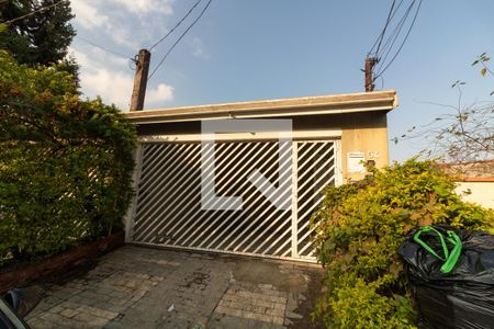 Casa à venda com 350m², 3 quartos e 2 vagas Casa à venda com 350m², 3 quartos e 2 vagasFachada