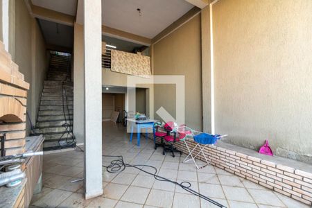 Casa à venda com 350m², 3 quartos e 2 vagas Casa à venda com 350m², 3 quartos e 2 vagasQuintal