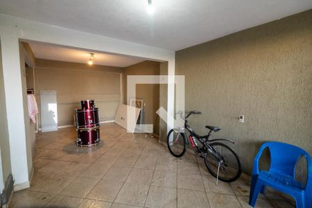 Casa à venda com 350m², 3 quartos e 2 vagas Casa à venda com 350m², 3 quartos e 2 vagasQuintal
