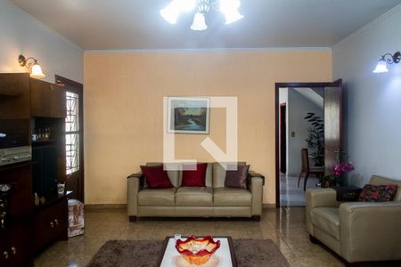 Casa à venda com 1321m², 3 quartos e 8 vagasSala