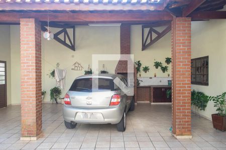 Casa à venda com 1321m², 3 quartos e 8 vagasQuintal