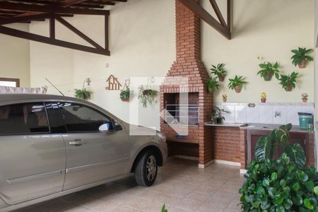 Casa à venda com 1321m², 3 quartos e 8 vagasQuintal