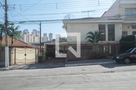 Casa à venda com 1321m², 3 quartos e 8 vagasFachada