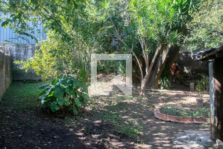 Casa à venda com 1321m², 3 quartos e 8 vagasFundos