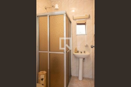 Casa à venda com 1321m², 3 quartos e 8 vagasBanheiro de serviço