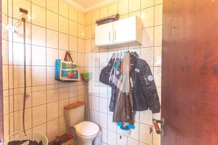 Casa à venda com 407m², 2 quartos e 2 vagas Casa à venda com 407m², 2 quartos e 2 vagasBanheiro de serviço